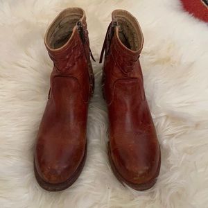 BedStu Women’s ankle boots, size 7
